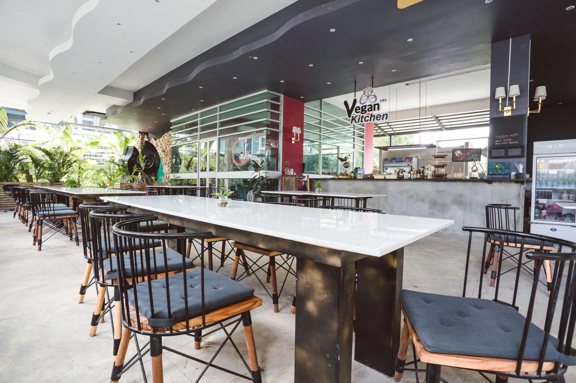 Icheck Inn Trams Square Chiang Mai Exterior foto